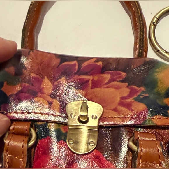 Patricia Nash Mini Vienna Floral Charm Keychain - Multi Print NWT - Picture 11 of 15